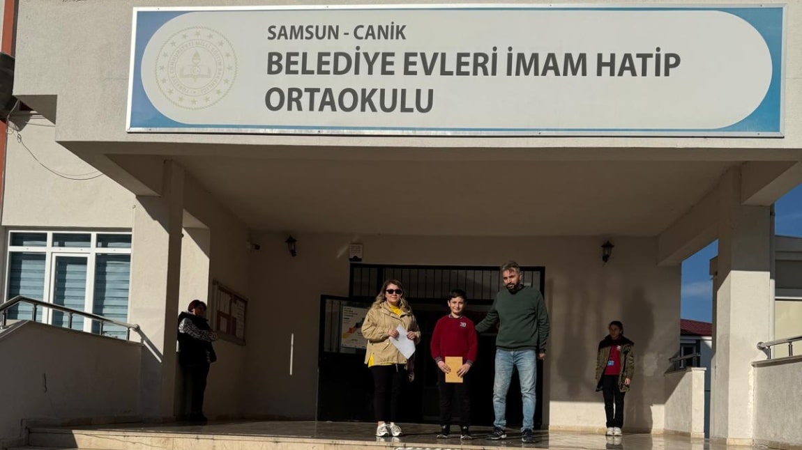 Kickboks Minikler Samsun İl Birincisi olan öğrencimiz Eyüp Kaan Özdemir'i tebrik ediyoruz.